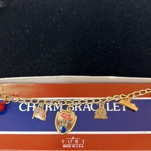 Vintage Fort Ellis Island Charm Bracelet Souvenir Gold Tone NYC Made in USA